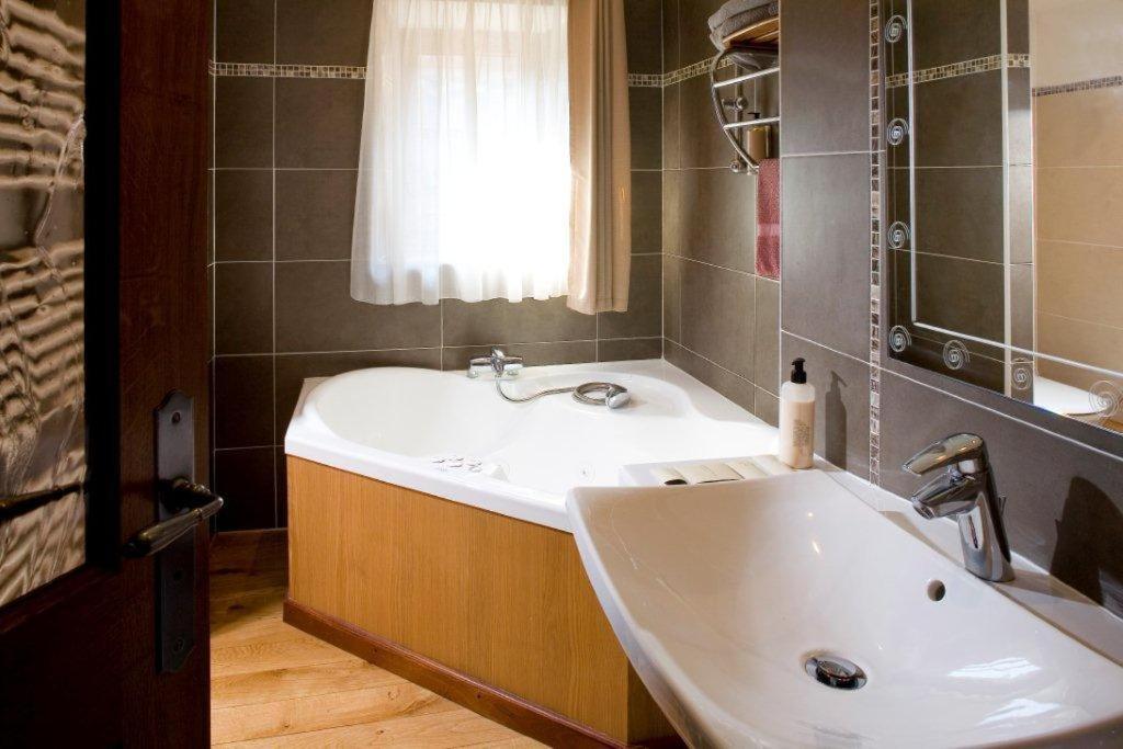 Hotel Les Remparts Mirepoix  Pokoj fotografie