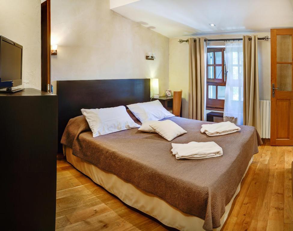 Hotel Les Remparts Mirepoix  Pokoj fotografie